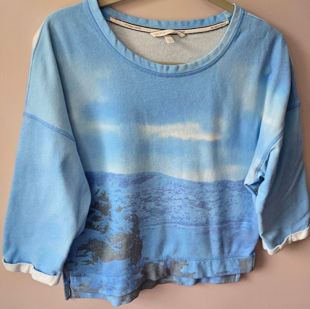 Victoria's Secret Coastal Grandma Blue Sky Landscape Pullover M